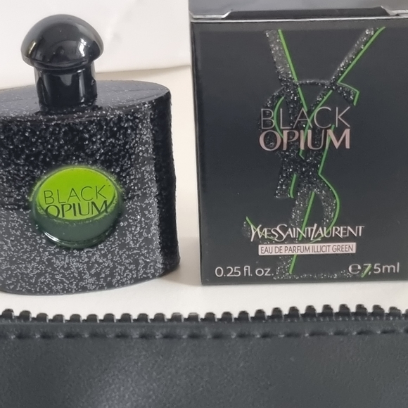 YvesSaintLaurent travel pouch fragrance mini face blur primer bundle gift set - Picture 3 of 9